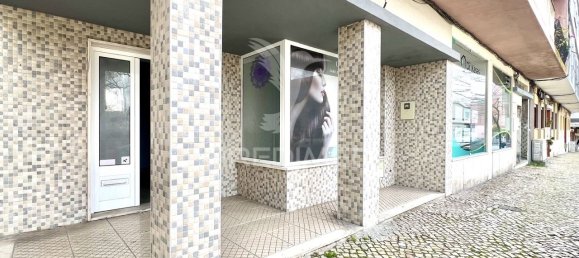 49m² Commercial property in Barreiro, Portugal No. 154562 17