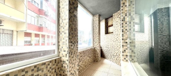 49m² Commercial property in Barreiro, Portugal No. 154562 14