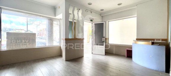 49m² Commercial property in Barreiro, Portugal No. 154562 9