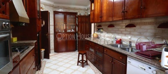 4 bedrooms Villa in Guia, Portugal No. 143796 2