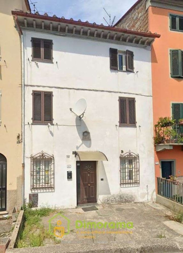 6 rooms Villa in Lucca, Italy No. 189340