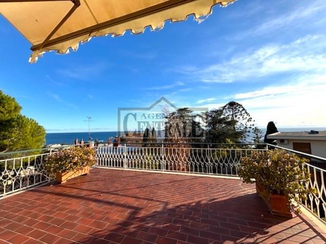 4-salle Appartement à Sanremo, Italy No. 232818