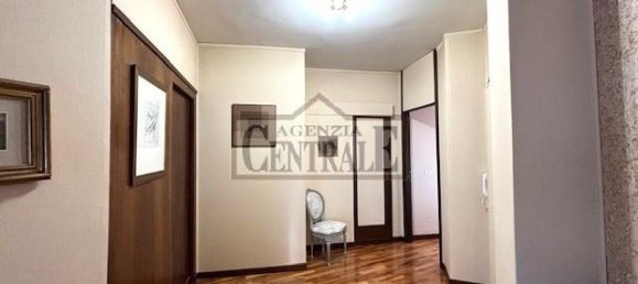 4-salle Appartement à Sanremo, Italy No. 232818 3