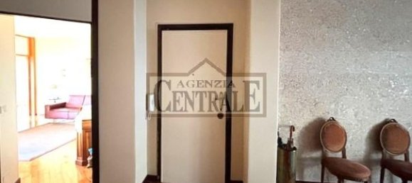 4-salle Appartement à Sanremo, Italy No. 232818 2
