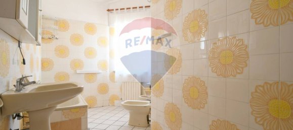 6 rooms Apartment in Macomer, Italy No. 361996 10
