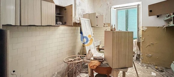 6 rooms House in Santa Marinella, Italy No. 72723 4