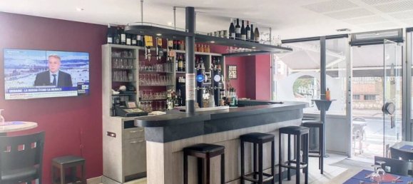 Propiedad comercial de 1 habitación en Montargis, France No. 69867 2