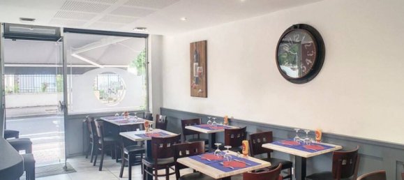 Propiedad comercial de 1 habitación en Montargis, France No. 69867 4