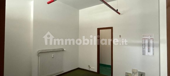 2-Zimmer Gewerbliche Immobilie in Udine, Italy, Nr. 292146 3