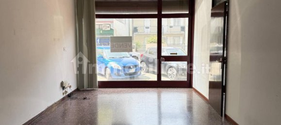 2-Zimmer Gewerbliche Immobilie in Udine, Italy, Nr. 292146 8