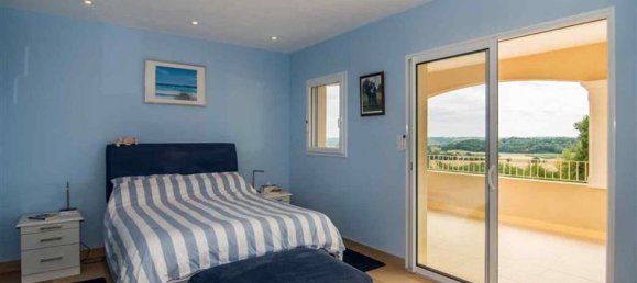 4 bedrooms House in Duras, France No. 16957 3