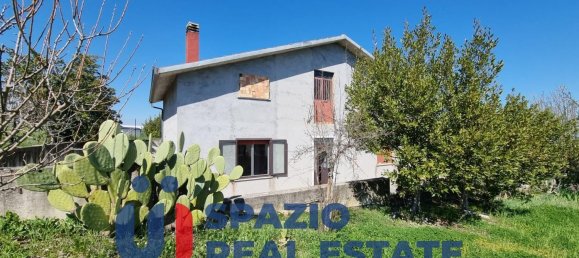 Casa de 4 habitaciónes en Guardiagrele, Italy No. 35043 5