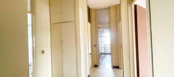 Apartamento de 8 dormitorios en Mantua, Italy No. 363438 16