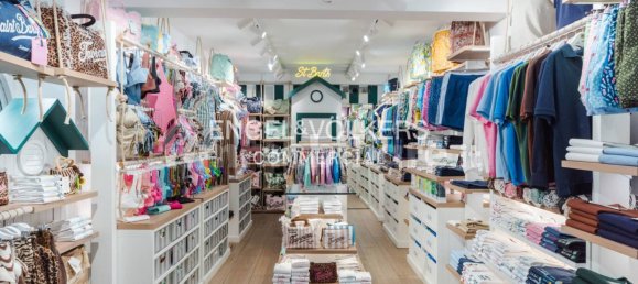 Propiedad comercial de 2 habitaciónes en Taormina, Italy No. 288254 3