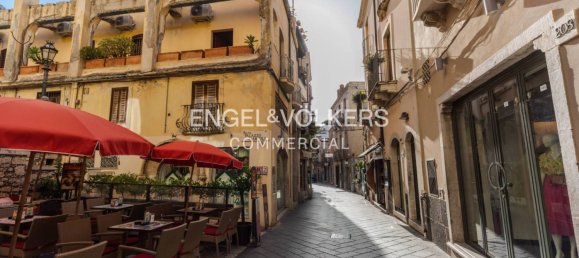 Propiedad comercial de 2 habitaciónes en Taormina, Italy No. 288254 2