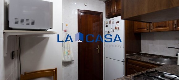 3 bedrooms Apartment in L'Hospitalet de Llobregat, Spain No. 142424 17