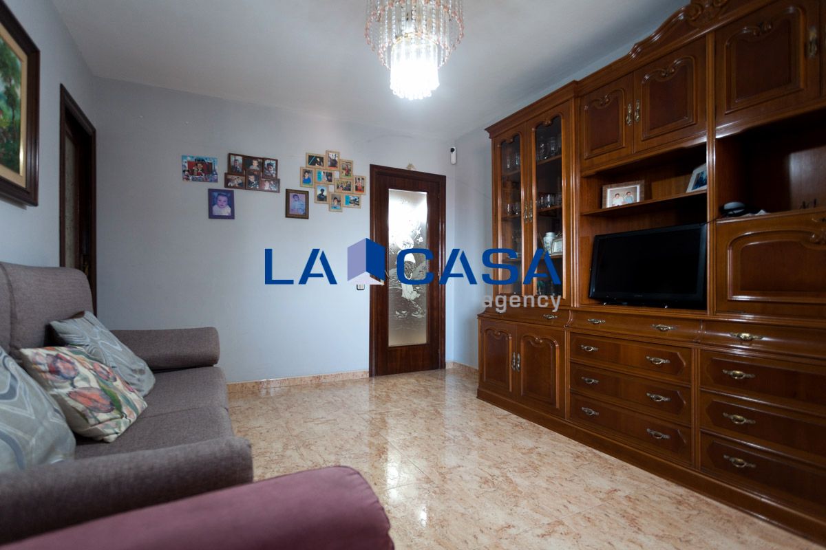3 bedrooms Apartment in L'Hospitalet de Llobregat, Spain No. 142424