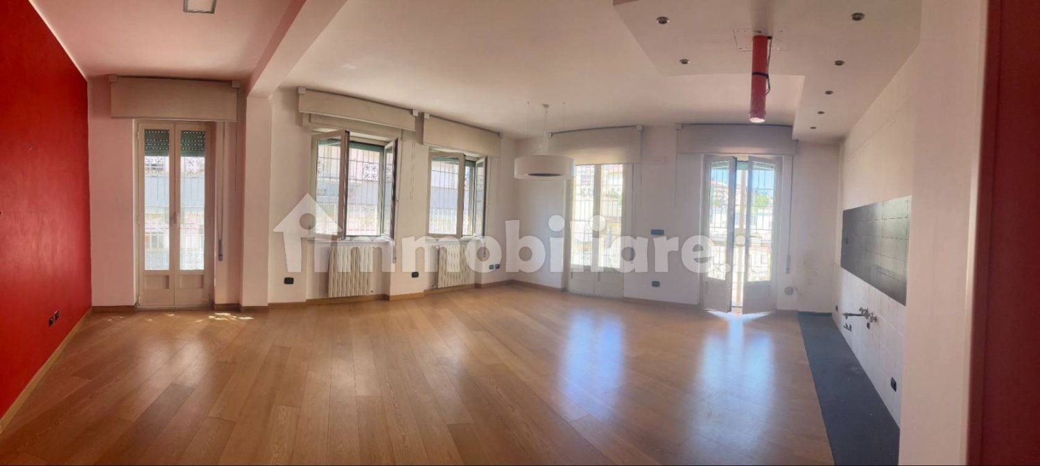 Apartamento de 3 dormitorios en Frosinone, Italy No. 333831