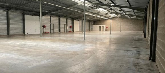Gewerbliche Immobilie in Notre-Dame-d'Oe, France 1320m², Nr. 88948 3