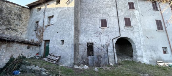 3 rooms Castles in Bardi, Italy No. 86051 2