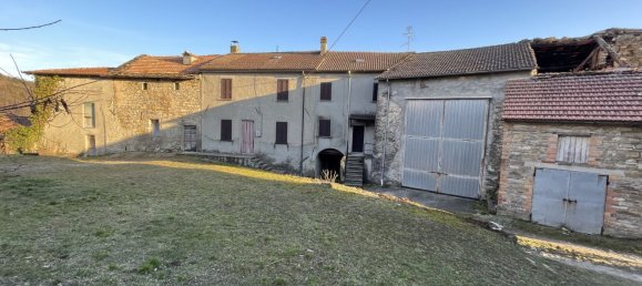 3 rooms Castles in Bardi, Italy No. 86051 3