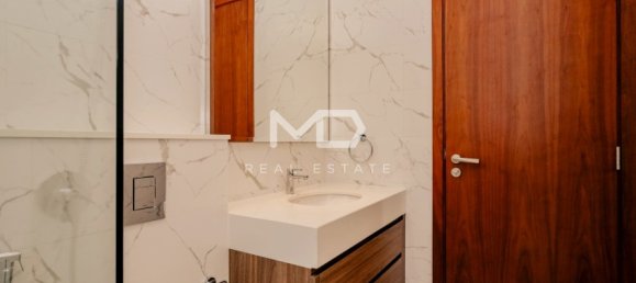 4 bedrooms Villa in Abu Dhabi, UAE No. 47598 37