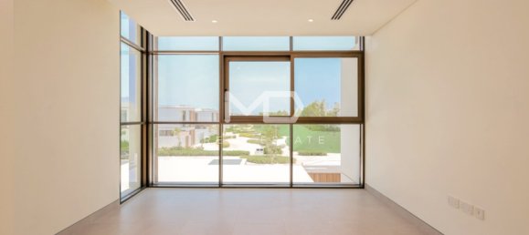 4 bedrooms Villa in Abu Dhabi, UAE No. 47598 47