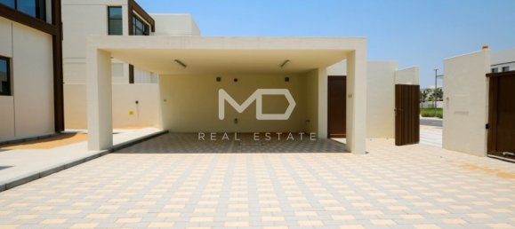 4 bedrooms Villa in Abu Dhabi, UAE No. 47598 65
