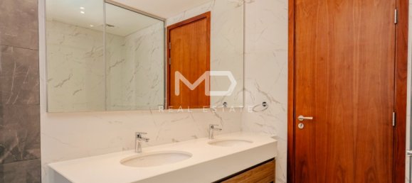 4 bedrooms Villa in Abu Dhabi, UAE No. 47598 28