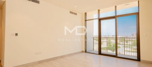4 bedrooms Villa in Abu Dhabi, UAE No. 47598 9