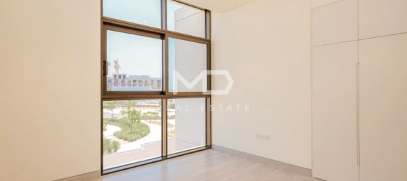 4 bedrooms Villa in Abu Dhabi, UAE No. 47598 33