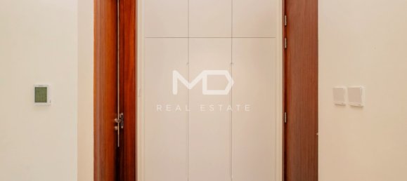 4 bedrooms Villa in Abu Dhabi, UAE No. 47598 76