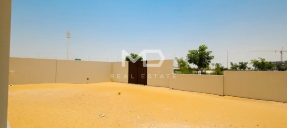 4 bedrooms Villa in Abu Dhabi, UAE No. 47598 51