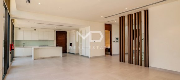 4 bedrooms Villa in Abu Dhabi, UAE No. 47598 11