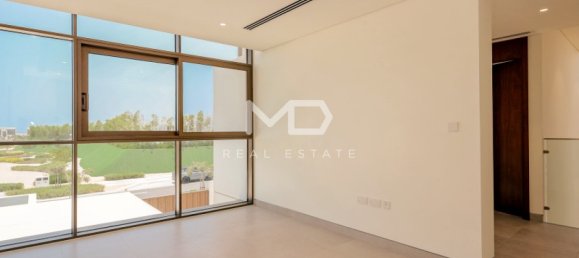 4 bedrooms Villa in Abu Dhabi, UAE No. 47598 48