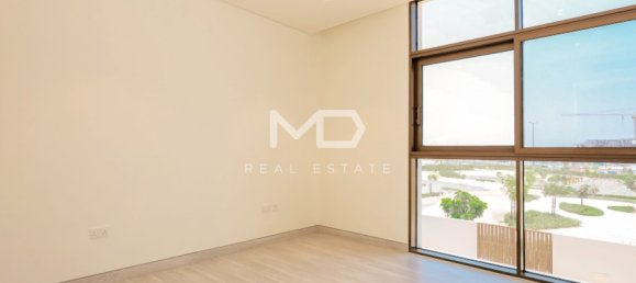 4 bedrooms Villa in Abu Dhabi, UAE No. 47598 32