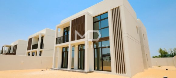 4 bedrooms Villa in Abu Dhabi, UAE No. 47598 53