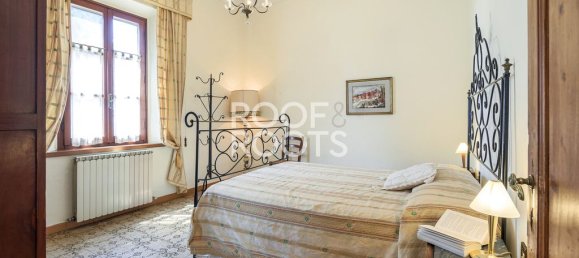 6 bedrooms Villa in Vinci, Italy No. 313959 15