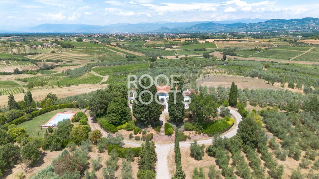 6 bedrooms Villa in Vinci, Italy No. 313959