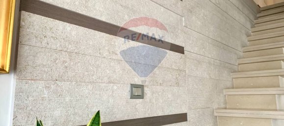 3 bedrooms Apartment in Treviolo, Italy No. 380816 2