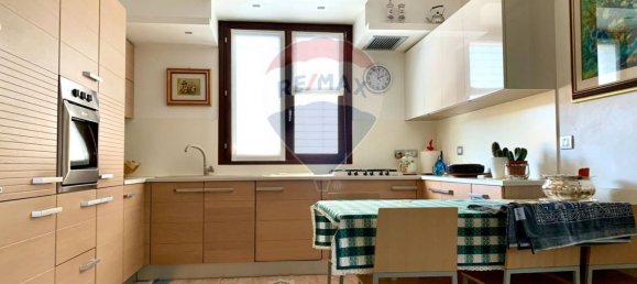 3 bedrooms Apartment in Treviolo, Italy No. 380816 7