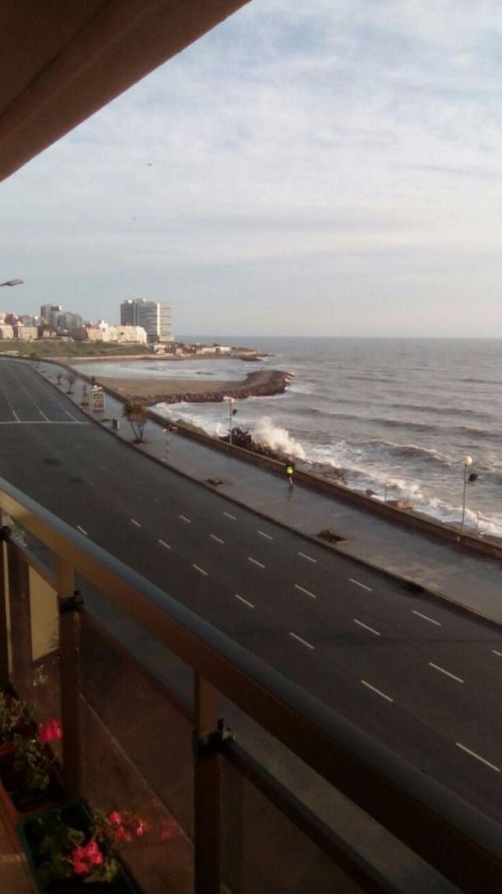 Apartamento de 2 dormitorios en Mar del Plata, Argentina No. 102424