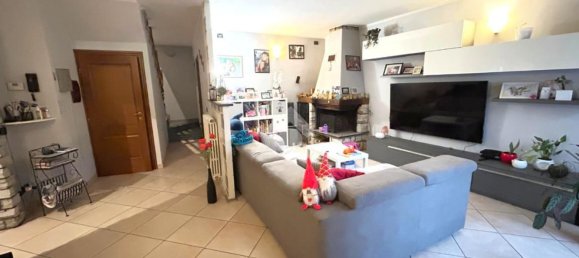 4 bedrooms Apartment in Usmate Velate, Italy No. 364630 3