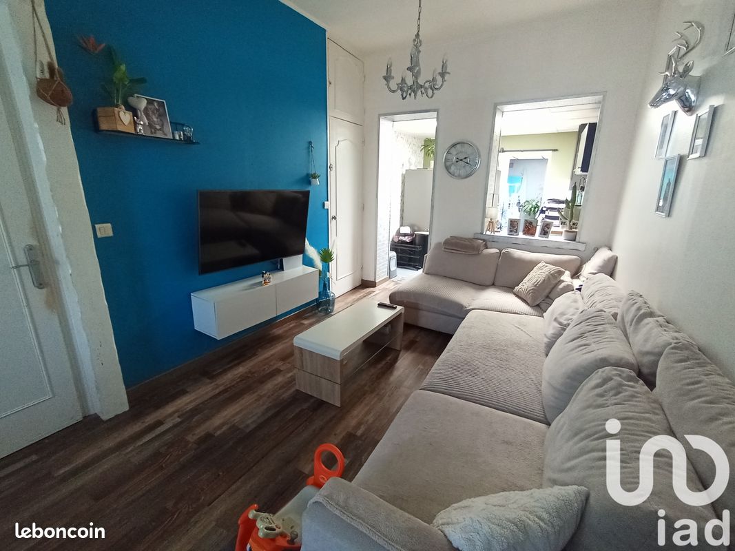 3 rooms House in Wattrelos, France No. 241301