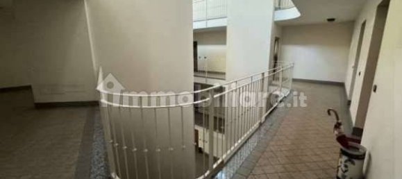 Apartamento T2 em Cardano al Campo, Italy N.º 8421 3