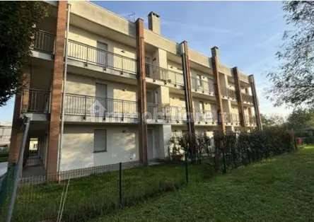 Apartamento T2 em Cardano al Campo, Italy N.º 8421