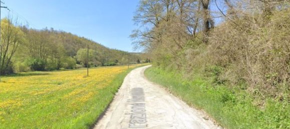 7 rooms Apartment in Gubbio, Italy No. 192694 2