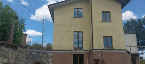 7 rooms Apartment in Gubbio, Italy No. 192694 7