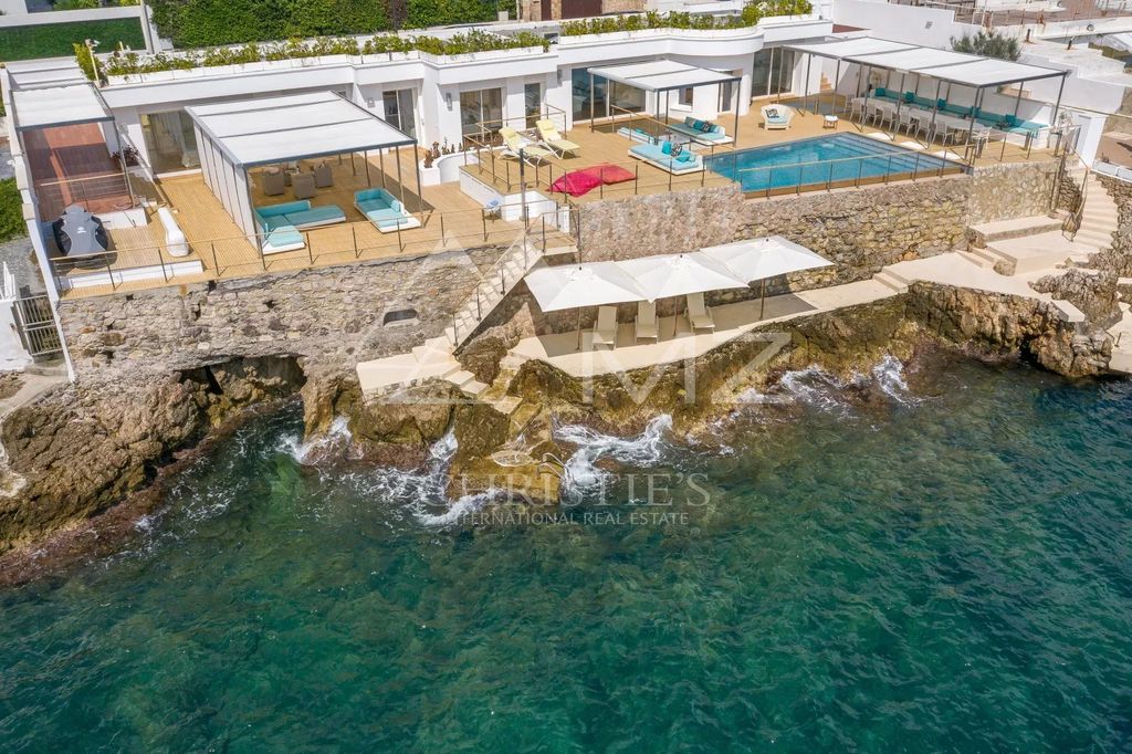 11 bedrooms Villa in Antibes, France No. 201820