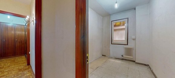 Apartamento de 3 dormitorios en Eixample, Spain No. 185602 14